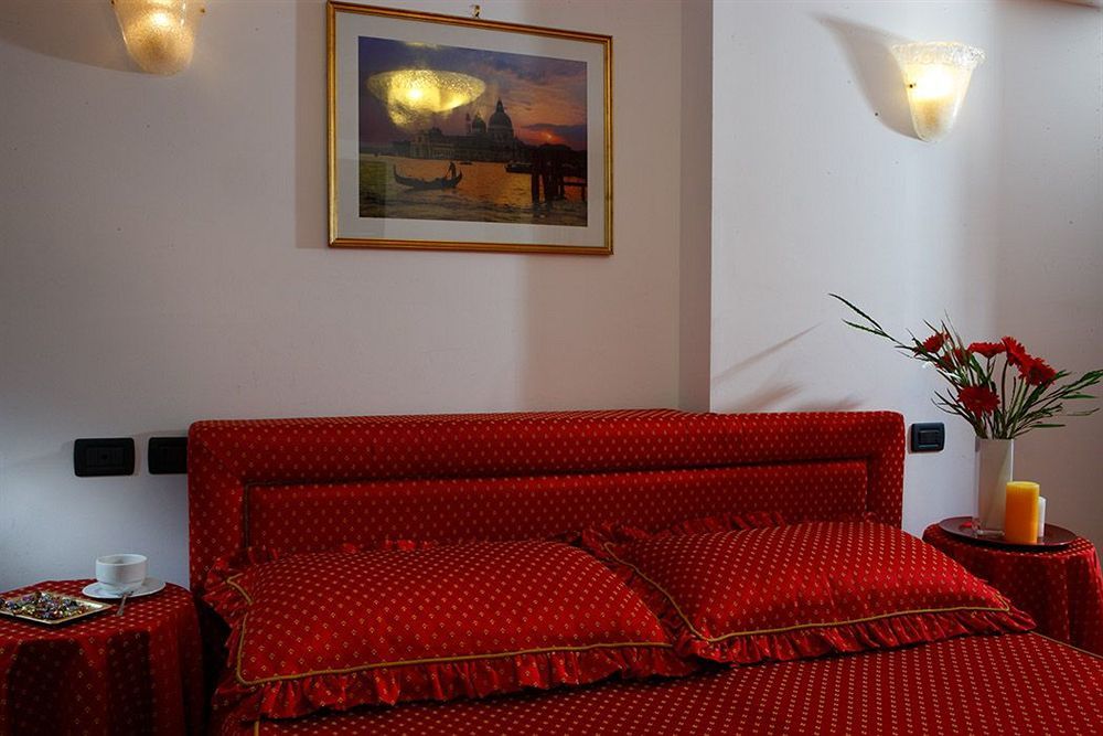 Alle Guglie Boutique Hotel Venezia Esterno foto